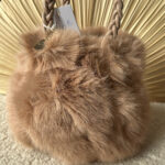 Τσάντα γούνινη πουγκί