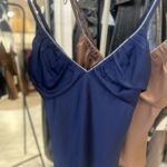 Μπλούζα σατέν με στρας τιράντα