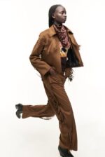 Παντελόνι τύπου suede με κρόσια - Image 4