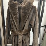 Γούνα καφέ με ζωνάκι