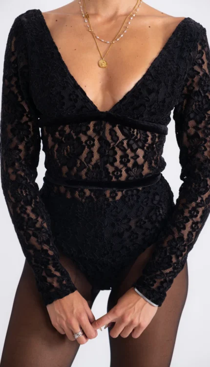 Lace Bodysuit Με V Ντεκολτέ & Floral Λεπτομέρειες