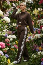Σετ Φόρμας Crop Top Με Ρίγες - Image 3