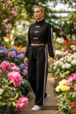 Σετ Φόρμας Crop Top Με Ρίγες - Image 2
